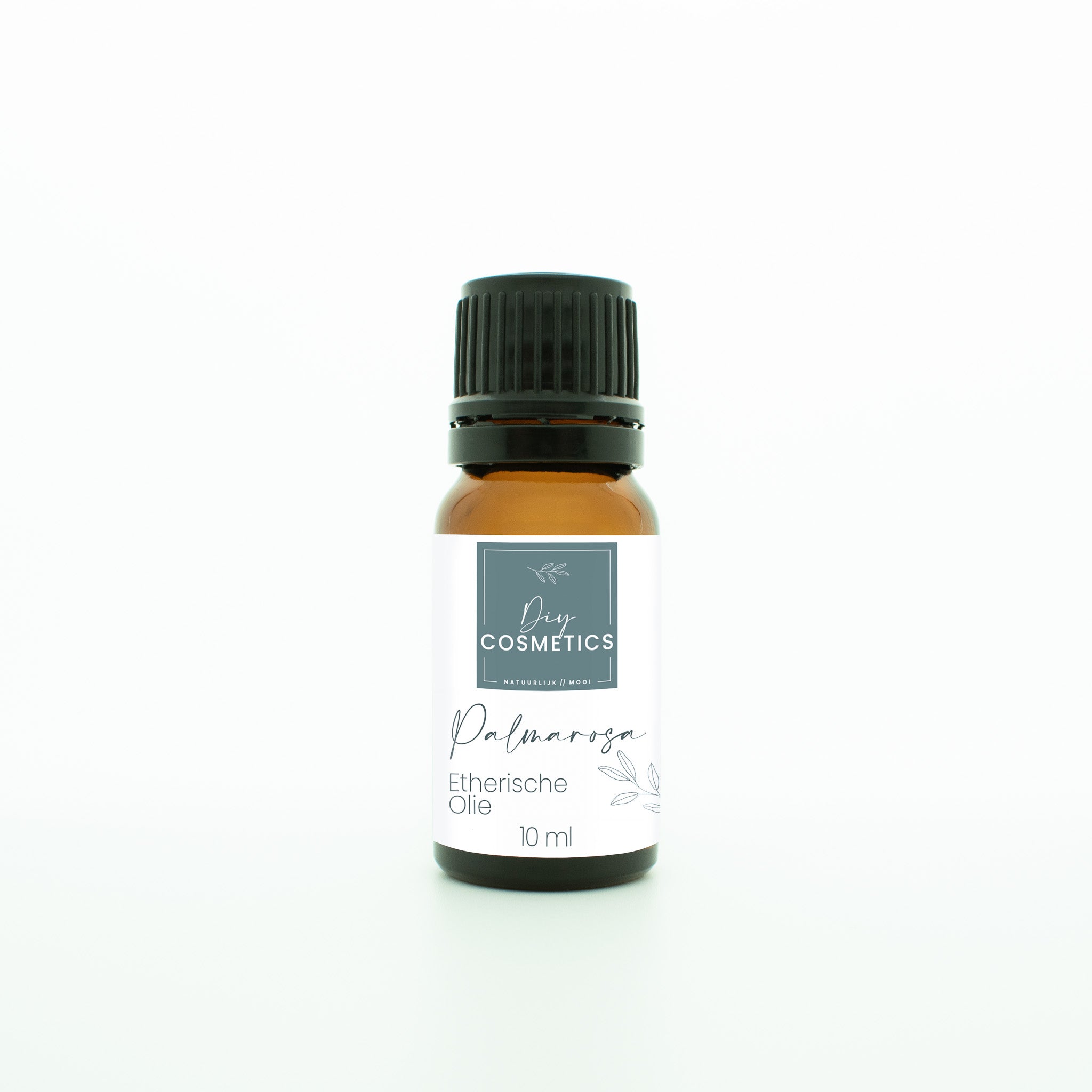 Amber kleurig glazen flesje van 10 ml met zwarte dop. Gevuld met biologische Palmarosa etherische olie.