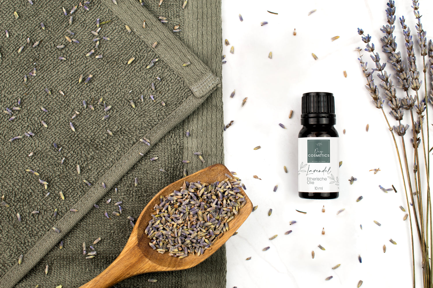 Foto van lavendel en etherische olie