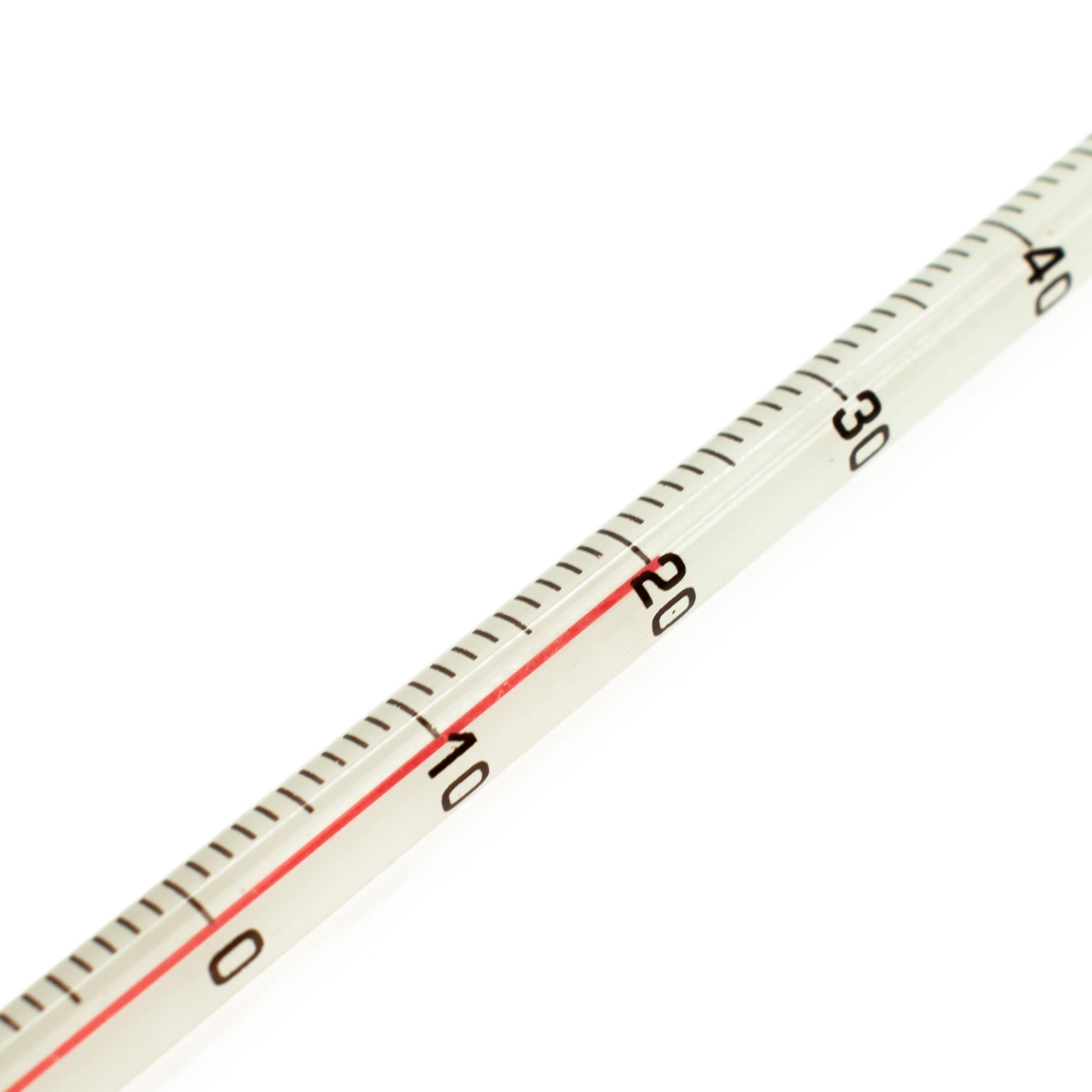 Glas thermometer gevuld met rode alcohol. Meetbereik van -20 tot 110 graden Celsius. Diameter 7 mm, lengte is 300 mm.