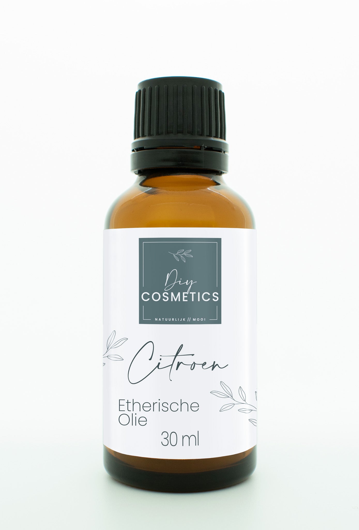 Flesje met 30 ml biologische citroen etherische olie.